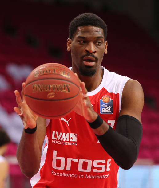 他虽然有过 他虽然有过