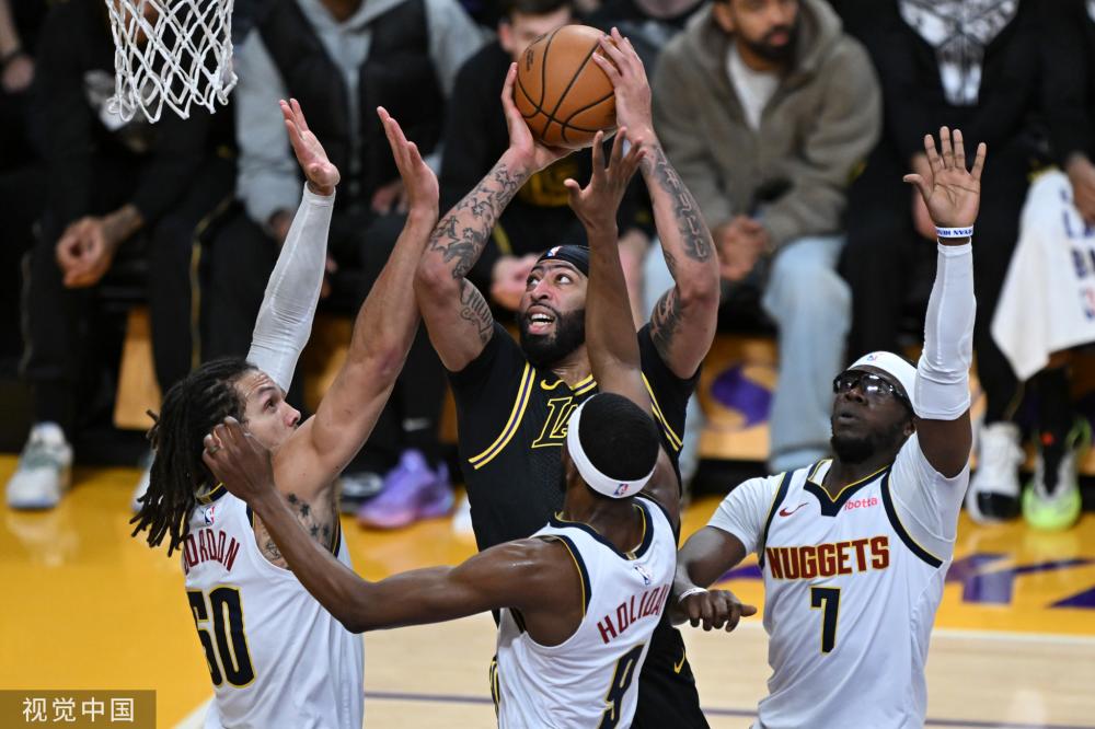 他膝盖的状 他膝盖的状